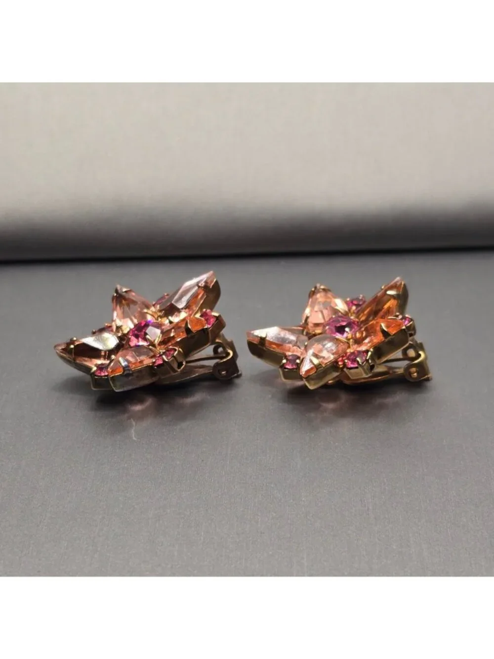 Vintage Pink Rhinestone Starburst Clip On Earrings Peach Mid Century Modern